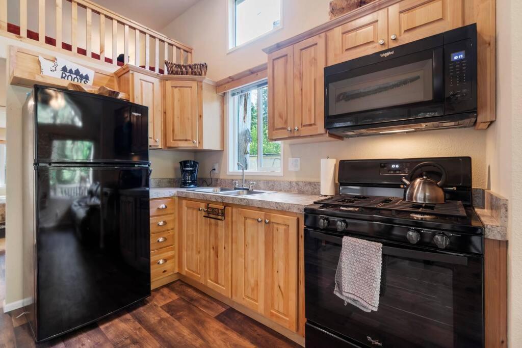 New Tiny Home Steps Away From Mt. Rainier Ashford Εξωτερικό φωτογραφία