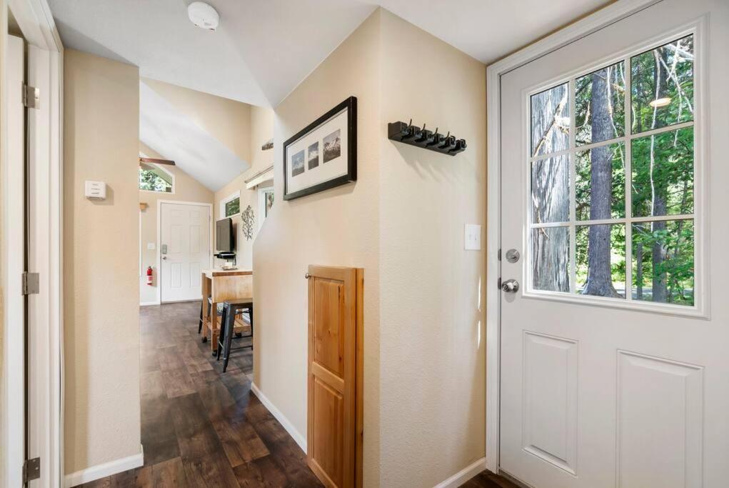 New Tiny Home Steps Away From Mt. Rainier Ashford Εξωτερικό φωτογραφία