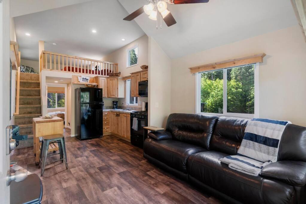 New Tiny Home Steps Away From Mt. Rainier Ashford Εξωτερικό φωτογραφία
